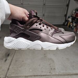 Nike Women's Athletic Shoes - Brown and White